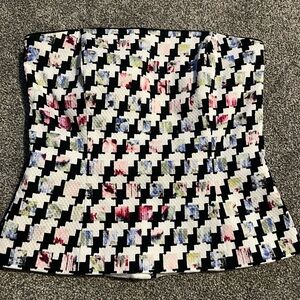 Strapless top that zips in the back